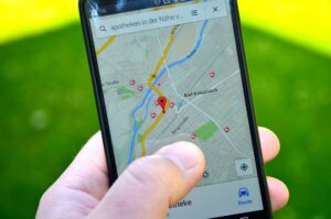 Read more about the article Compare Other Apps to FamiSafe: Checking Cell Phone Locations